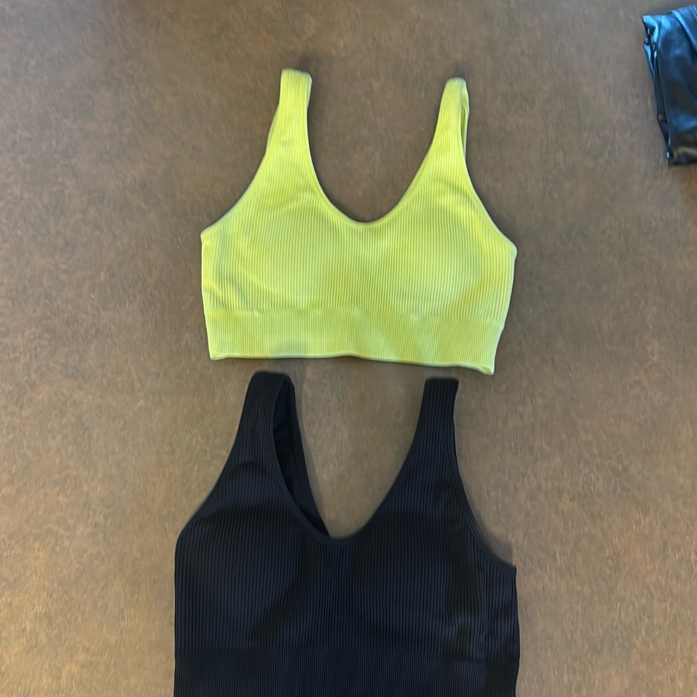 Aerie black and lime green ribbed sports bra, removable padding, size Small.